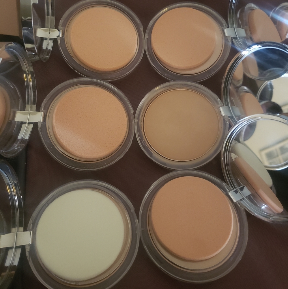Clinique beyond perfecting face powders